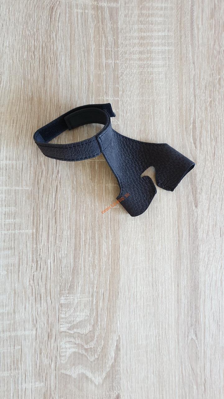 Rukavice "Y" se srstí na ruku držící luk